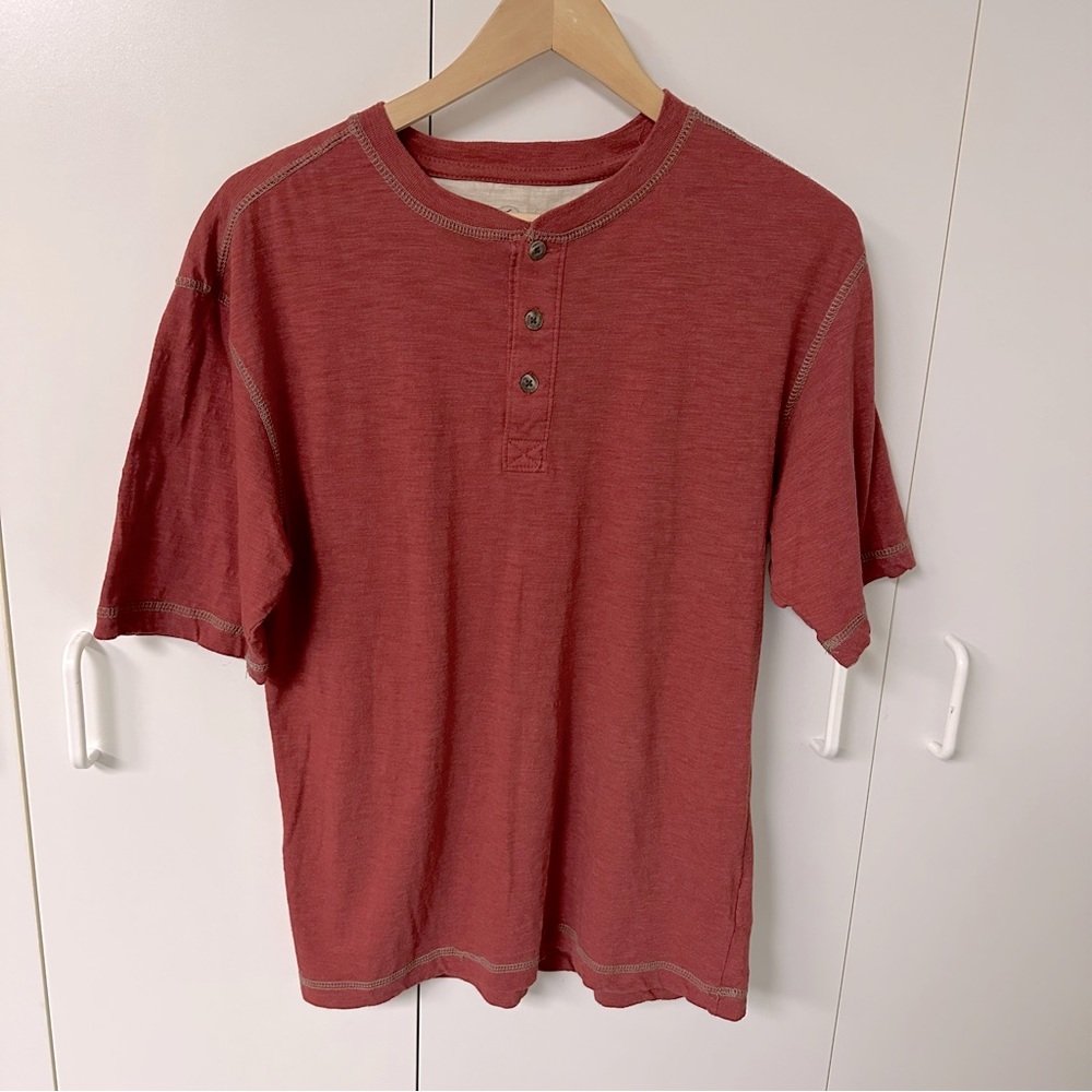 Men’s Red Head Short Sleeve Henley in Rust